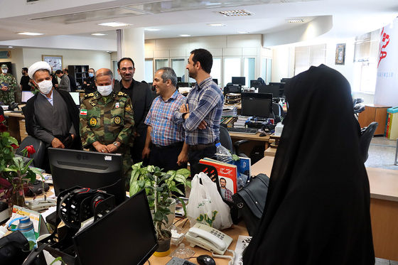 حضور مخاطبان و مسئولان در روزنامه شهرآرا به مناسبت روز خبرنگار