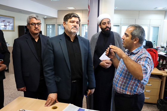 حضور مخاطبان و مسئولان در روزنامه شهرآرا به مناسبت روز خبرنگار