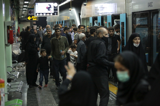 سرویس دهی قطارشهری مشهد در دهه پایانی صفر