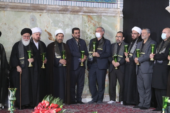 آیین خطبه خوانی شب شهادت امام رضا(ع) در حرم مطهر رضوی