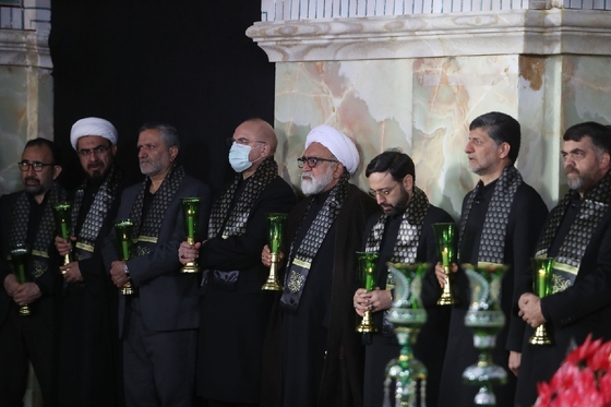 آیین خطبه خوانی شب شهادت امام رضا(ع) در حرم مطهر رضوی