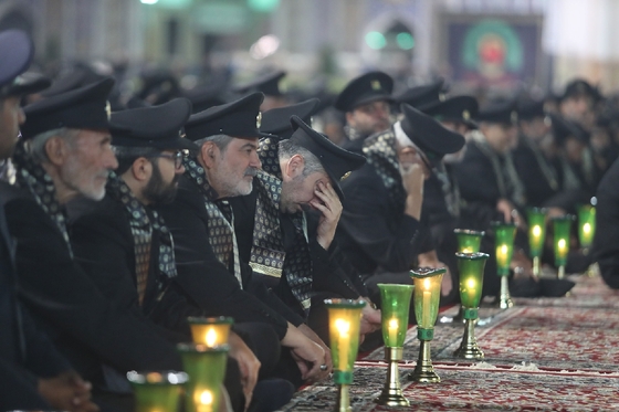 آیین خطبه خوانی شب شهادت امام رضا(ع) در حرم مطهر رضوی