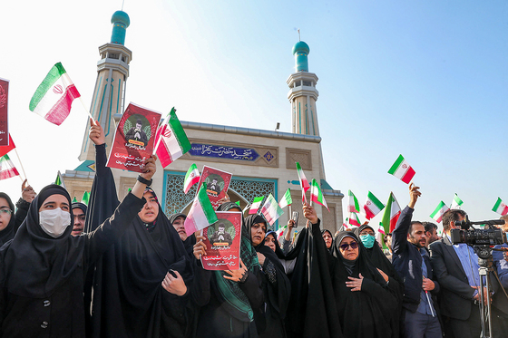 تشییع پیکر دو دانشجوی شهید حافظ امنیت در دانشگاه فردوسی