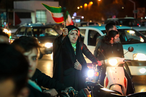  شادی مردم مشهد بعد از برد تیم ملی ایران