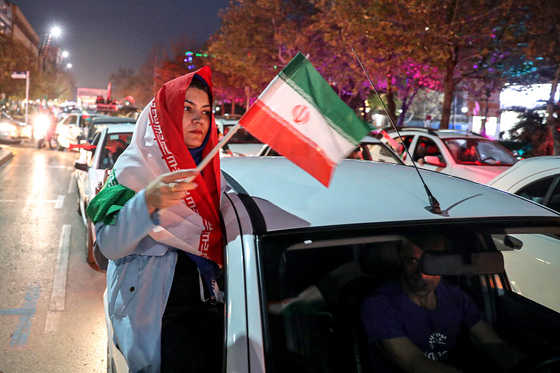 شادی مردم مشهد بعد از برد تیم ملی ایران 2