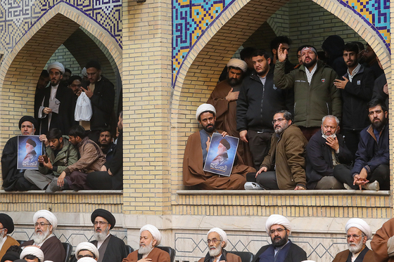  همایش حوزویان در پاسخ به اهانت نشریه فرانسوی