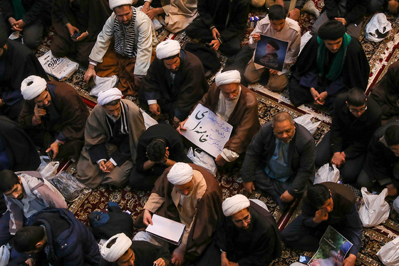  همایش حوزویان در پاسخ به اهانت نشریه فرانسوی