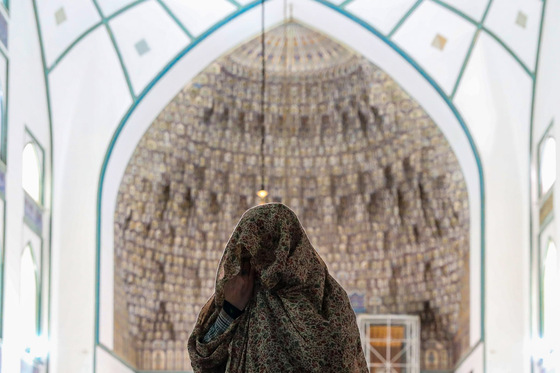 آیین معنوی اعتکاف در حرم امام رضا (ع)