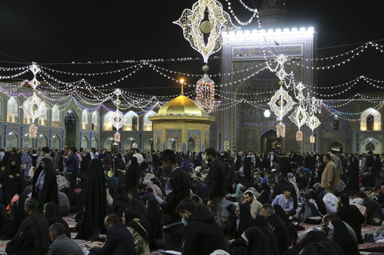 حرم مطهر امام رضا (ع) در نیمه شعبان