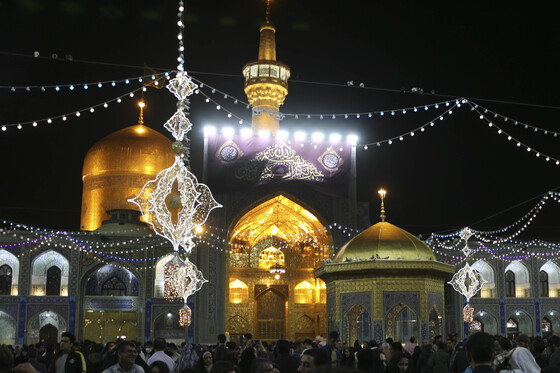 حرم مطهر امام رضا (ع) در نیمه شعبان