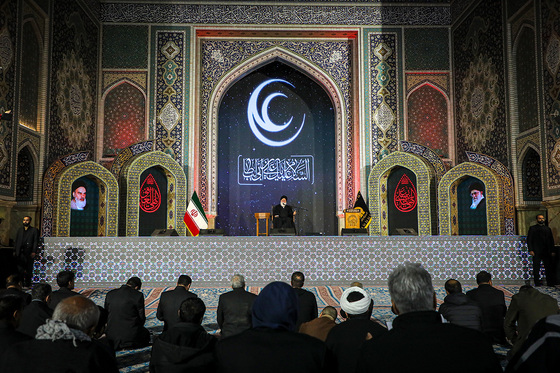 مراسم احیاء شب ۱۹ ماه رمضان در حرم مطهر رضوی