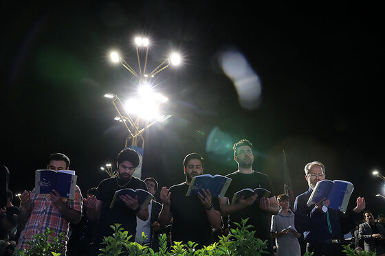 مراسم احیاء شب 23 ماه رمضان در حرم مطهر رضوی