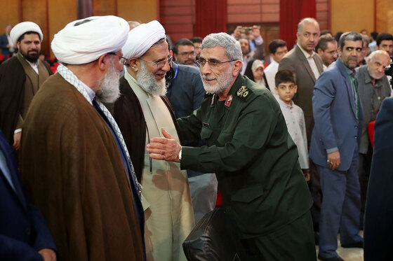 مراسم رونمایی از تقریظ رهبر انقلاب بر کتاب 