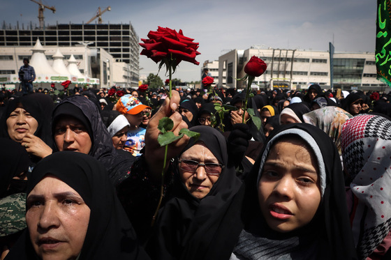 گلباران حرم مطهر رضوی