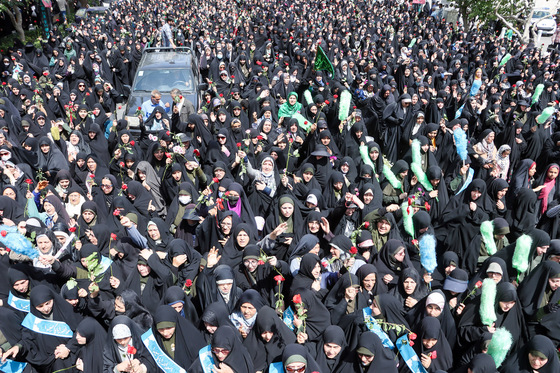 گلباران حرم مطهر رضوی