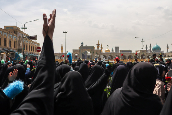 گلباران حرم مطهر رضوی