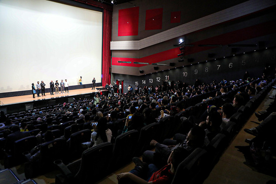  اکران فیلم سینمایی مصلحت با حضور عوامل فیلم در مشهد