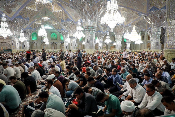 مراسم دعای عرفه در حرم مطهر رضوی