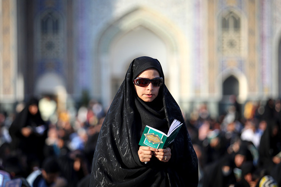 مراسم دعای عرفه در حرم مطهر رضوی