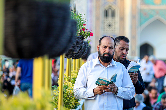 مراسم دعای عرفه در حرم مطهر رضوی