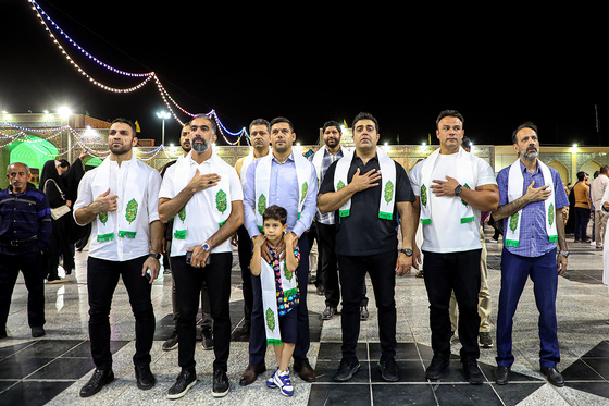 عرض ارادت قهرمانان ورزش ایران در بارگاه منور رضوی