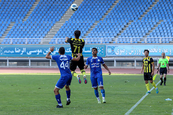 لیگ دسته‌سوم فوتبال | مسابقه شادکام مشهد و عقاب تهران