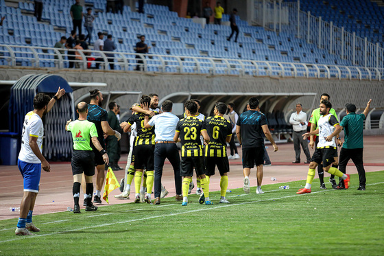 لیگ دسته‌سوم فوتبال | مسابقه شادکام مشهد و عقاب تهران