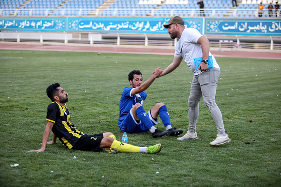 لیگ دسته‌سوم فوتبال | مسابقه شادکام مشهد و عقاب تهران