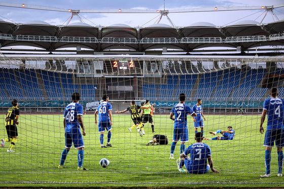 لیگ دسته‌سوم فوتبال | مسابقه شادکام مشهد و عقاب تهران