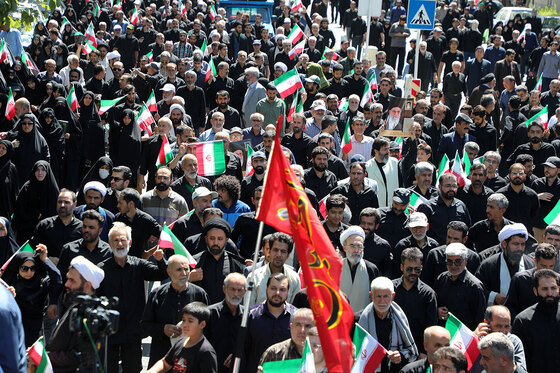  راهپیمایی نمازگزاران مشهدی در اعتراض به هتک حرمت قرآن کریم