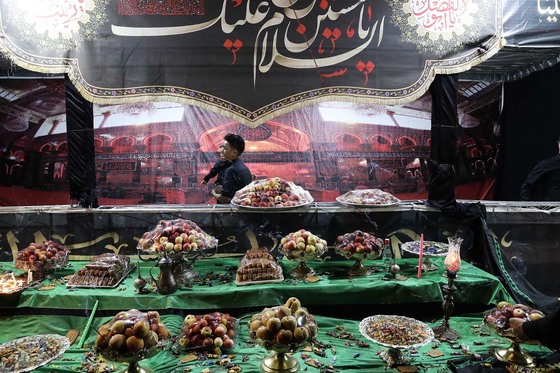 آیین سینی گردانی حضرت قاسم علیه السلام در شب هشتم محرم