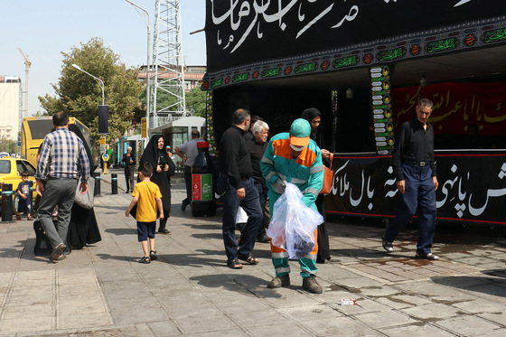 خدمات رسانی معاونت خدمات شهری شهرداری مشهد به عزاداران حسینی در روز تاسوعا