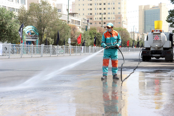 خدمات رسانی معاونت خدمات شهری شهرداری مشهد به عزاداران حسینی در روز تاسوعا