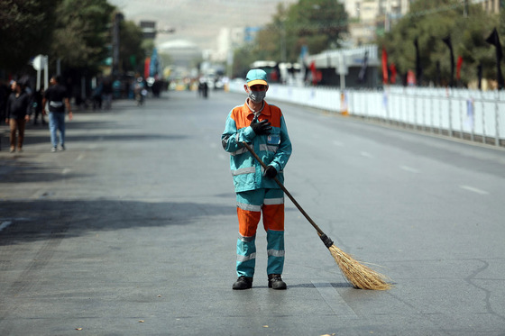 خدمات رسانی معاونت خدمات شهری شهرداری مشهد به عزاداران حسینی در روز تاسوعا