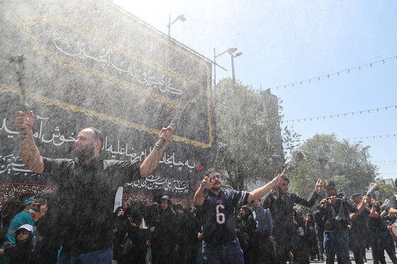 عزاداری روز عاشورا در خیابان امام رضا علیه السلام مشهد