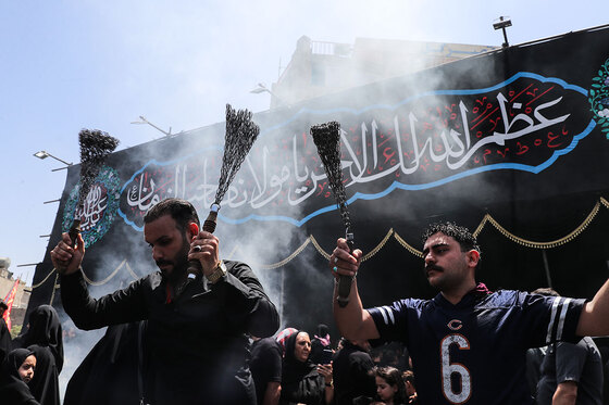 عزاداری روز عاشورا در خیابان امام رضا علیه السلام مشهد
