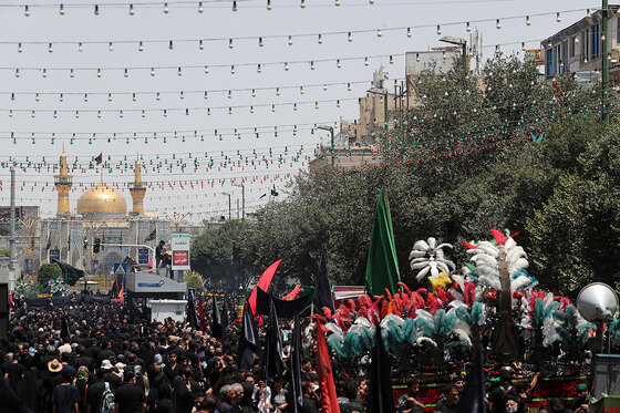 عزاداری روز عاشورا در خیابان امام رضا علیه السلام مشهد