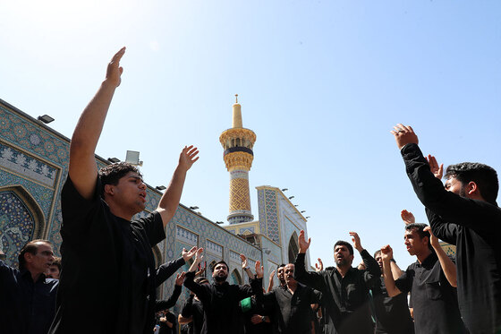 عزاداری روز عاشورا در خیابان امام رضا علیه السلام مشهد