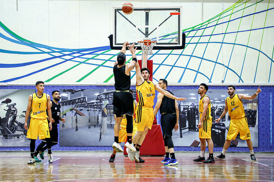 مسابقات لیگ برتر بسکتبال استان | دیدار رادین و فرش مشهد