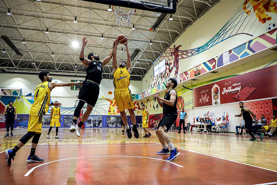 مسابقات لیگ برتر بسکتبال استان | دیدار رادین و فرش مشهد