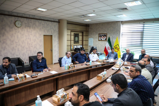 میزگرد بررسی حوادث خیابان وکیل آباد