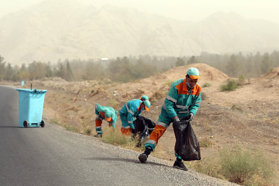 پاکسازی ٧ محور ورودی شهر مشهد تا عمق ۱۰ کیلومتر