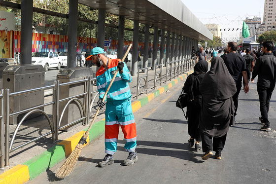 خدمت رسانی شهرداری مشهد به زائران امام رضا (ع)