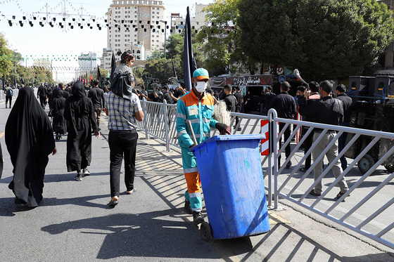 خدمت رسانی شهرداری مشهد به زائران امام رضا (ع)