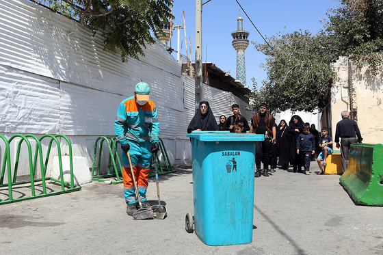 خدمت رسانی شهرداری مشهد به زائران امام رضا (ع)