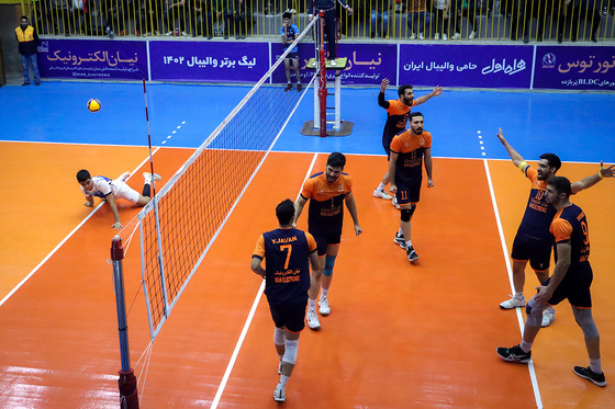 لیگ برتر والیبال | مسابقه نیان الکترونیک مشهد و شهرداری گنبد
