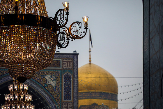 آیین معنوی اعتکاف در حرم امام رضا (ع)