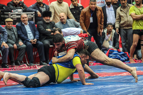 مسابقات کشتی با چوخه قهرمان قهرمانان در مشهد