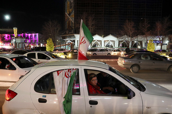 شادی مردم مشهد بعد از برد تیم ملی ایران مقابل ژاپن