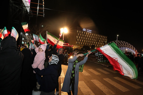 شادی مردم مشهد بعد از برد تیم ملی ایران مقابل ژاپن